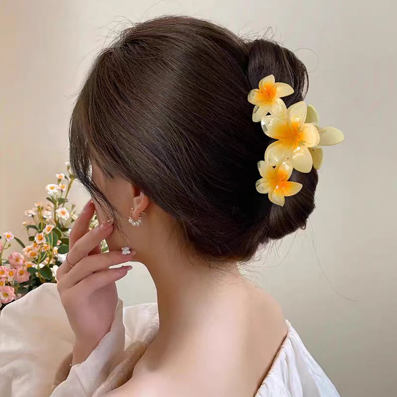 Pinzas de Pelo con Flores Acrílicas – Accesorio Dulce y Moderno para Mujer