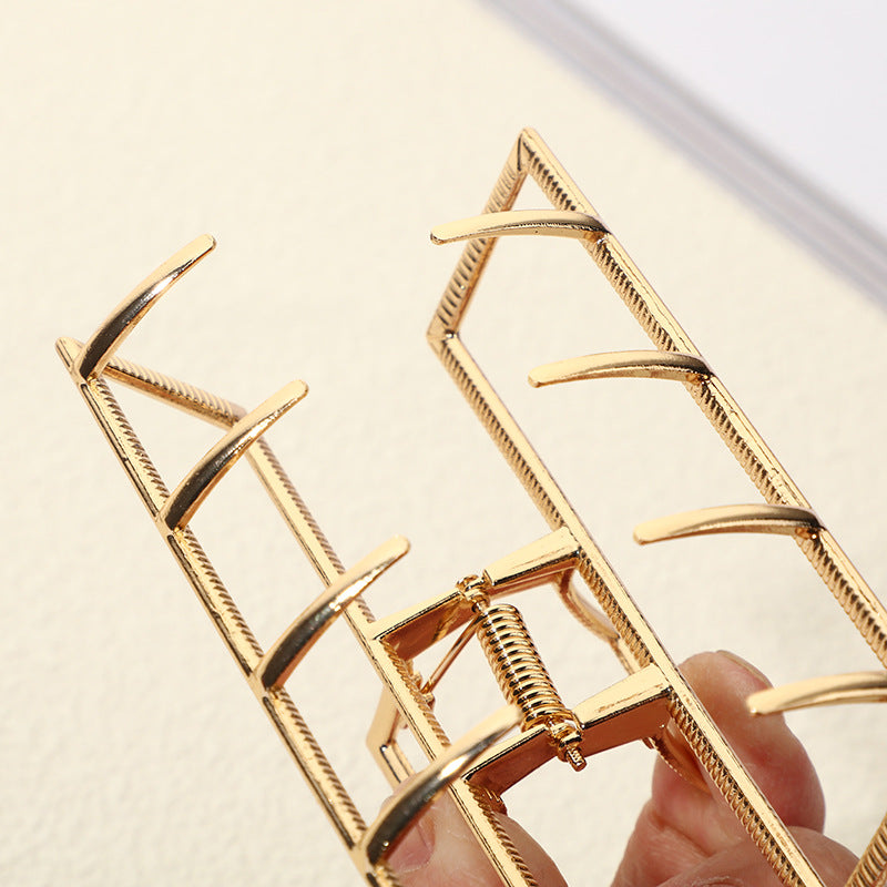 Pinza Dorada Rectangular para Cabello – Diseño Minimalista y Elegante