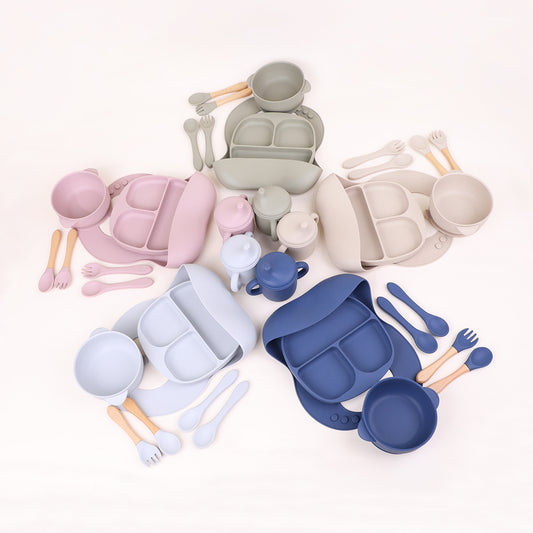 Set de Alimentación para Bebé 5 Piezas – Platos, Tazón, Cuchara, Babero y Vaso de Silicona BPA Free
